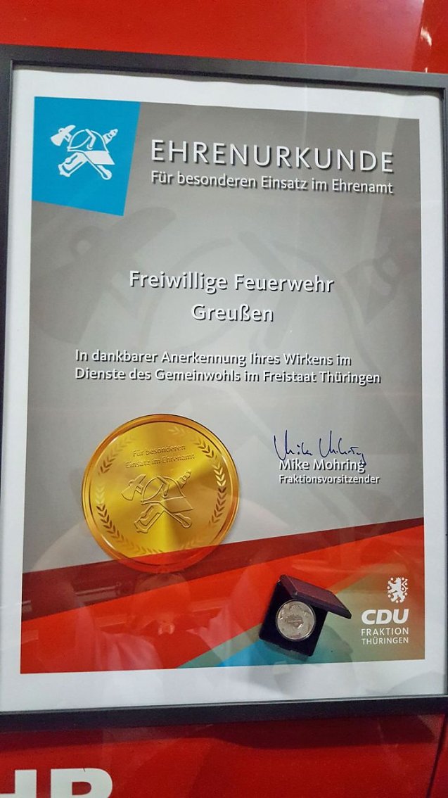 Bild: Hohe Auszeichnung f&uuml;r die Feuerwehr Greu&szlig;en und Ebeleben.