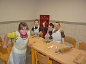 Weihnachtsbäckerei Kollwitz-Schule (Foto: Karl-Heinz Herrmann) Weihnachtsbäckerei Kollwitz-Schule (Foto: Karl-Heinz Herrmann)