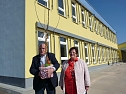 Regelschule &uuml;bergeben (Foto: Karl-Heinz Herrmann)