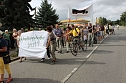 Demo über Bundesstraße 4 in Greußen gezogen (Foto: Karl-Heinz Herrmann) Demo über Bundesstraße 4 in Greußen gezogen (Foto: Karl-Heinz Herrmann)
