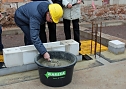 Grundsteinlegung f&uuml;r neues Wohn- und Gesch&auml;ftshaus (Foto: Karl-Heinz Herrmann)