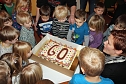 Zum 60. Spielger&auml;te und eine Torte (Foto: Karl-Heinz Herrmann)