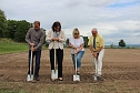 Spatenstich für den Sportplatz (Foto: Karl-Heinz Herrmann) Spatenstich für den Sportplatz (Foto: Karl-Heinz Herrmann)