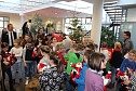 Weihnachtssingen in der Sparkasse (Foto: Karl-Heinz Herrmann)