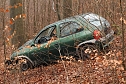 auto im Wald (Foto: S.Dietzel)