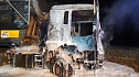 LKW-Brand auf einem Feld (Foto: S.Dietzel)