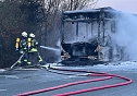 Bus bei Artern in Vollbrand (Foto: Feuerwehr Artern/Silvio Dietzel)