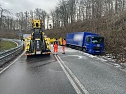 Rutschige Fahrbahn führt zu Unfall (Foto: S. Dietzel) Rutschige Fahrbahn führt zu Unfall (Foto: S. Dietzel)
