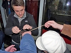 Friedenslicht mit Hindernissen (Foto: Karl-Heinz Herrmann)