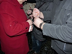 Friedenslicht mit Hindernissen (Foto: Karl-Heinz Herrmann)