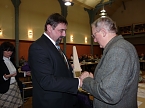 Ehrengabe erhalten (Foto: Karl-Heinz Herrmann)