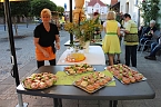 Hausm&auml;nner verk&uuml;nden Er&ouml;ffnung Bauernmarkt (Foto: Karl-Heinz Herrmann)