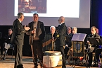 Ministerpr&auml;sident bekam Schl&auml;ge (Foto: Karl-Heinz Herrmann)
