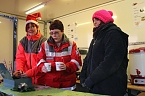 Massenansturm zum Weihnachtstauchen (Foto: Karl-Heinz Herrmann)