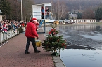 Massenansturm zum Weihnachtstauchen (Foto: Karl-Heinz Herrmann)