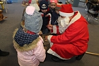 Weihnachtssingen in der Sparkasse (Foto: Karl-Heinz Herrmann)