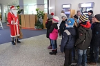 Weihnachtssingen in der Sparkasse (Foto: Karl-Heinz Herrmann)