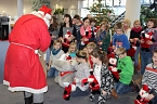 Weihnachtssingen in der Sparkasse (Foto: Karl-Heinz Herrmann)