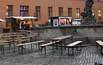 Bild: Feuchter Beginn beim Residenzfest (Foto: Karl-Heinz Herrmann)