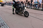 Bild: Spektakul&auml;re Stuntshow (Foto: Karl-Heinz Herrmann)