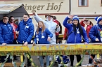 Ein bunter Karnevalszug zog sich am Rosenmontag durch Sondershausen (Foto: Eva Maria Wiegand)