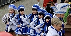Ein bunter Karnevalszug zog sich am Rosenmontag durch Sondershausen (Foto: Eva Maria Wiegand)