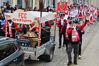 Ein bunter Karnevalszug zog sich am Rosenmontag durch Sondershausen (Foto: Eva Maria Wiegand)