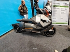 Peter Blei unterwegs auf der Motorradmesse (Foto: Peter Blei) Peter Blei unterwegs auf der Motorradmesse (Foto: Peter Blei)