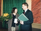 &Uuml;bergabe des Verdienstordens an die Dichterin Sarah Kirsch durch Ministerpr&auml;sident Dieter Althaus (Foto: H. Kneffel)