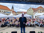 Seniorenfr&uuml;hst&uuml;ck auf dem Sondersh&auml;user Marktplatz (Foto: Janine Skara)