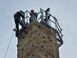 Kletterturm erobert (Foto: Karl-Heinz Herrmann) Kletterturm erobert (Foto: Karl-Heinz Herrmann)