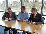 Konzessionsvertrag unterzeichnet (Foto: Karl-Heinz Herrmann)