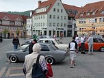 Oldtimer auf Markt (Foto: Karl-Heinz Herrmann)