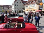 Oldtimer auf Markt (Foto: Karl-Heinz Herrmann)