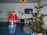 Kindern vorfristige Weihnacht beschert (Foto: Karl-Heinz Herrmann)