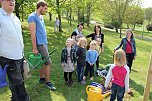 Zum Fest einen Baum gepflanzt (Foto: Karl-Heinz Herrmann) Zum Fest einen Baum gepflanzt (Foto: Karl-Heinz Herrmann)