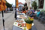 Hausm&auml;nner laden zum Bauernmarkt ein (Foto: Karl-Heinz Herrmann)