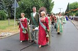 Festumzug in Udersleben (Foto: Karl-Heinz Herrmann) Festumzug in Udersleben (Foto: Karl-Heinz Herrmann)