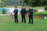 Bei der Eröffnung der Wettkämpfe dabei der Bürgermeister von Ebeleben (SPD). Mit Schwimmbad in Ebeleben bieten wir ein gute Wettkampfstätte. Und in der Tat, es ist gut Platz vorhanden und wenn wirklich mal stark die Sonne scheint, spende Bäume Schatten. Und in der Wettkampfpausen können die Spielgeräte genutzt werden. (Foto: Karl-Heinz Herrmann) Bei der Eröffnung der Wettkämpfe dabei der Bürgermeister von Ebeleben (SPD). Mit Schwimmbad in Ebeleben bieten wir ein gute Wettkampfstätte. Und in der Tat, es ist gut Platz vorhanden und wenn wirklich mal stark die Sonne scheint, spende Bäume Schatten. Und in der Wettkampfpausen können die Spielgeräte genutzt werden. (Foto: Karl-Heinz Herrmann)