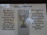 Rundgang auf J&uuml;dischem Friedhof (Foto: J&uuml;rgen Kieper)