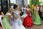 Fliederparade durch Bad Frankenhausen (Foto: Karl-Heinz Herrmann) Fliederparade durch Bad Frankenhausen (Foto: Karl-Heinz Herrmann)