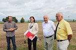 Spatenstich f&uuml;r den Sportplatz (Foto: Karl-Heinz Herrmann)