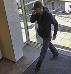 Wer kennt diesen Mann? (Foto: Polizei)