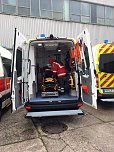 Rettungsfahrzeuge &uuml;bergeben (Foto: Sven Oesterheld)