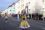 N&auml;rrinnen und Narren zogen durch die Stadt (1)  Beim gr&ouml;&szlig;ten Rosenmontagsumzug im Norden Th&uuml;ringens der heute am Vormittag auf der bekannten Route durch Sondershausen zog, war wie in den letzten Jahren  ein gro&szlig;er Publikumsmagnet...   Die Sondersh&auml;user Narren und Jecken haben auch 2017 den Rosenmontag wieder fr&ouml;hlich und beschwingt mit ihrem Umzug durch die Stadt zu einem H&ouml;hepunkt gemacht und auf (Foto: Karl-Heinz Herrmann)