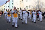 N&auml;rrinnen und Narren zogen durch die Stadt (1)  Beim gr&ouml;&szlig;ten Rosenmontagsumzug im Norden Th&uuml;ringens der heute am Vormittag auf der bekannten Route durch Sondershausen zog, war wie in den letzten Jahren  ein gro&szlig;er Publikumsmagnet...   Die Sondersh&auml;user Narren und Jecken haben auch 2017 den Rosenmontag wieder fr&ouml;hlich und beschwingt mit ihrem Umzug durch die Stadt zu einem H&ouml;hepunkt gemacht und auf (Foto: Karl-Heinz Herrmann)