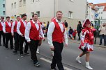 N&auml;rrinnen und Narren zogen durch die Stadt (1)  Beim gr&ouml;&szlig;ten Rosenmontagsumzug im Norden Th&uuml;ringens der heute am Vormittag auf der bekannten Route durch Sondershausen zog, war wie in den letzten Jahren  ein gro&szlig;er Publikumsmagnet...   Die Sondersh&auml;user Narren und Jecken haben auch 2017 den Rosenmontag wieder fr&ouml;hlich und beschwingt mit ihrem Umzug durch die Stadt zu einem H&ouml;hepunkt gemacht und auf (Foto: Karl-Heinz Herrmann)