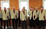 Holzsu&szlig;rarer M&auml;nnergesangsverein begeistert Alterskameraden. (Foto: G&uuml;nter Herting)