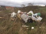 Illegale M&uuml;llablagerung (Foto: Peter Mohrich)