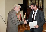 Ehrengabe an Akademiedirektor (Foto: Karl-Heinz Herrmann) Ehrengabe an Akademiedirektor (Foto: Karl-Heinz Herrmann)